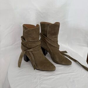 Banana Republic Suede Ankle Boots in Taupe